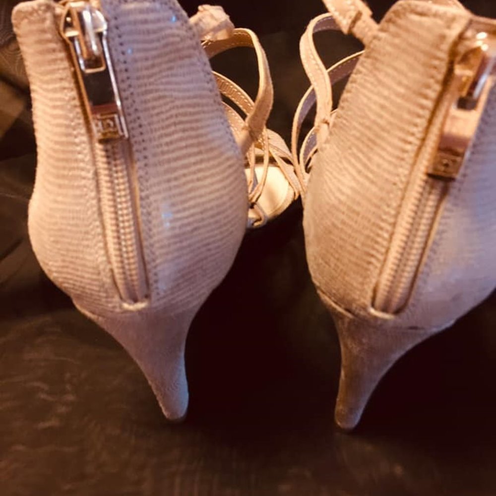 shoes - Picture 2 of 4